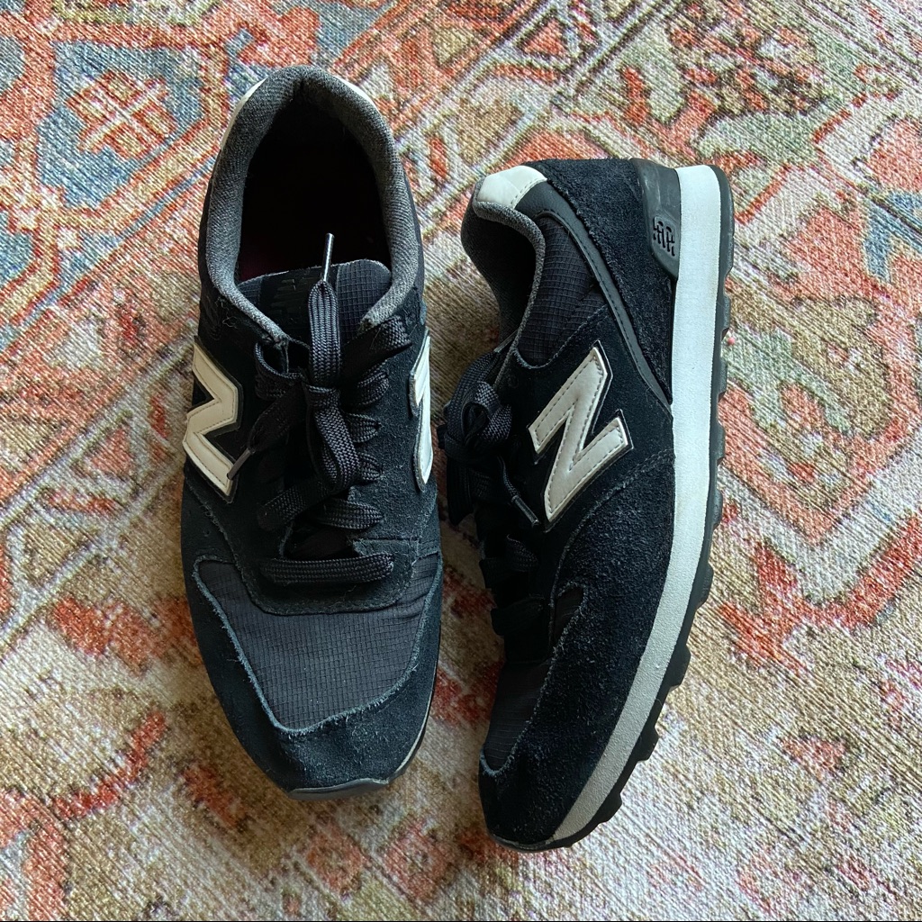 New Balance 696 Shadows Sneakers